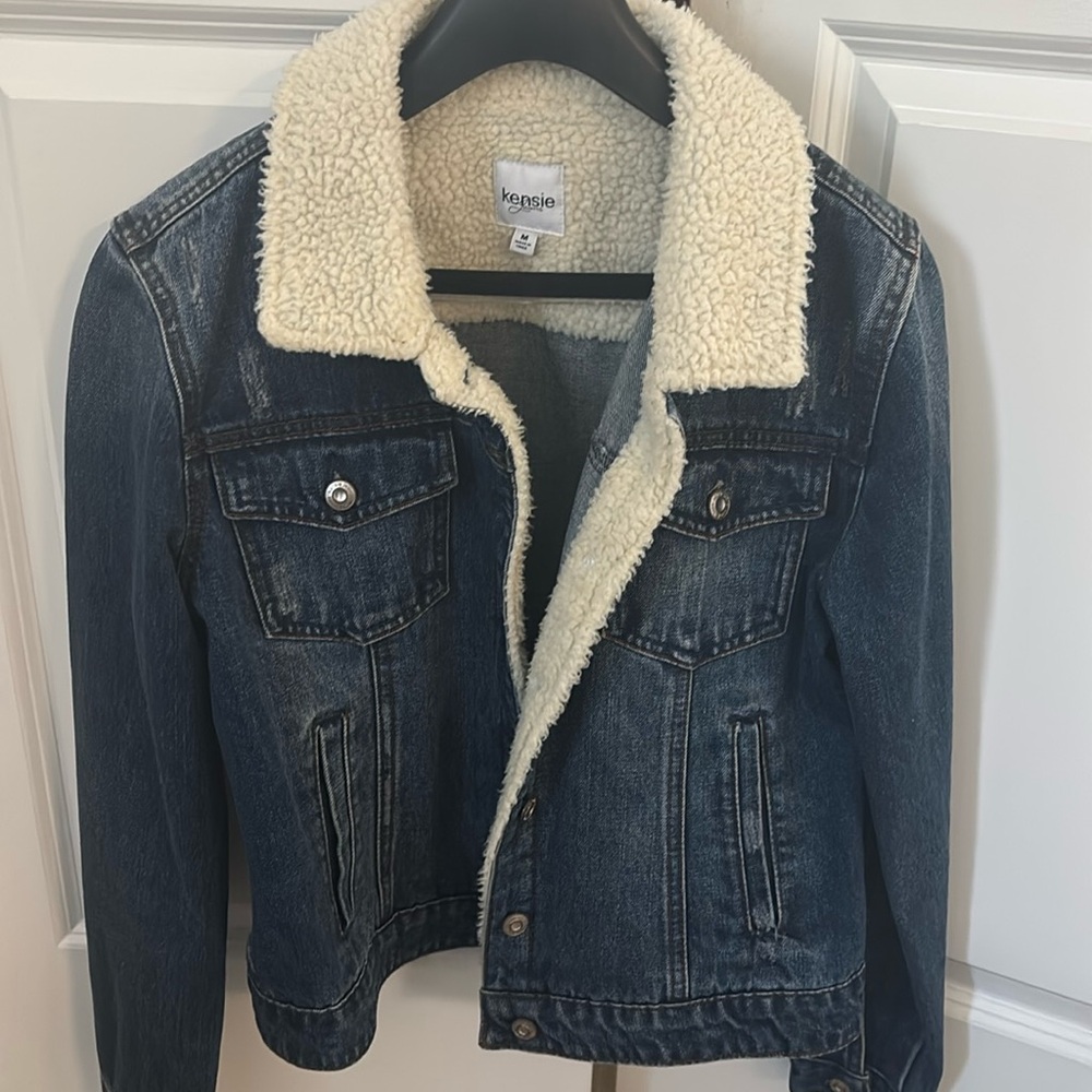 Kensie Jeans Fur Lined Distressed Button Trucker Jacket Women’s medium